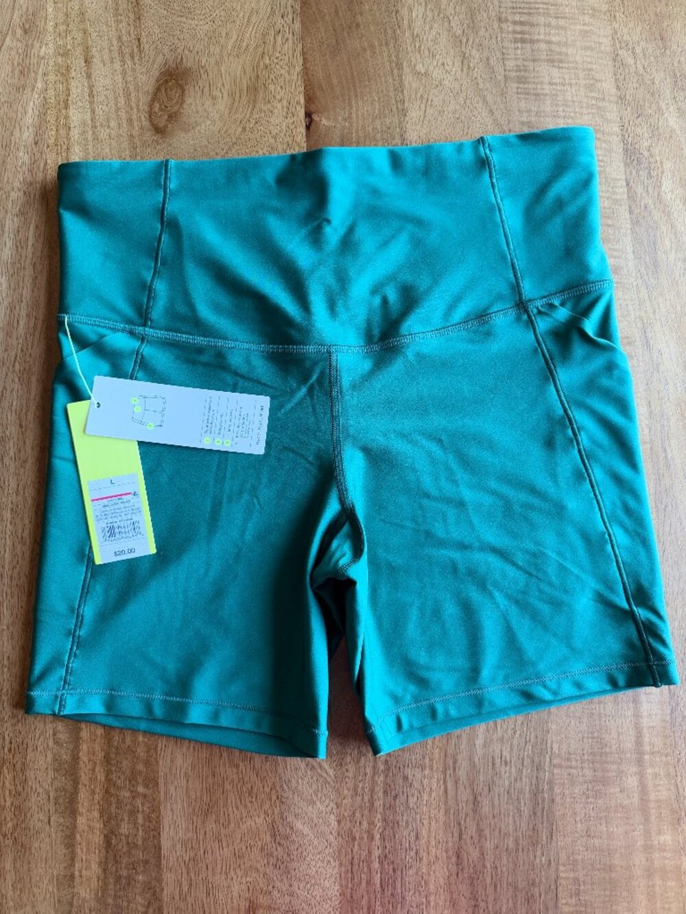 All in motion pocketed bike shorts, high rise 6" inseam Green | Size L